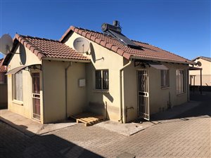 3 Bed House in Roodekop