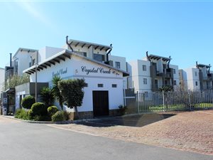 2 Bed Apartment in Gordons Bay Central
