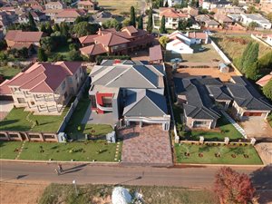 6 Bed House in Cultura Park