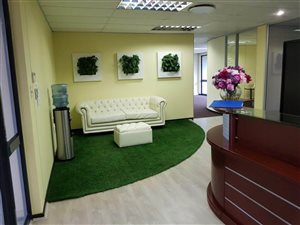 444 m² Office Space in Midridge Park