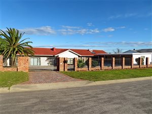 4 Bed House in Taybank