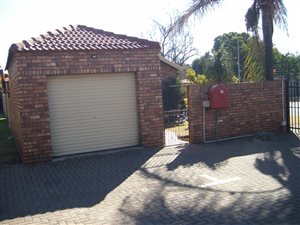 3 Bed Townhouse in Wierda Park