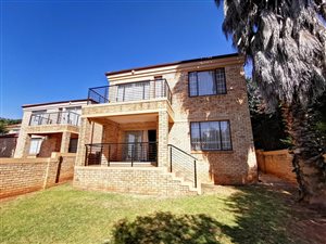 3 Bed Townhouse in Amorosa