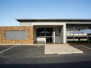 87 m² Commercial space in Montrose