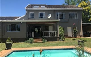 5 Bedroom House in Hayfields