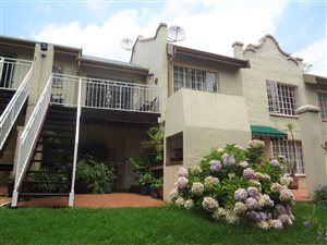 3 Bed Apartment in Helderkruin