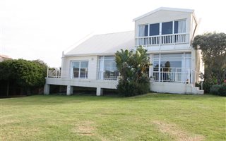 4 Bedroom House in Kenton-on-Sea