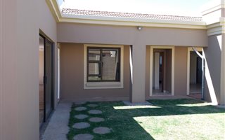 3 Bedroom Cluster in Bergsig