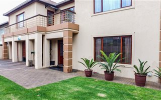4 Bedroom House in Glen Erasmia