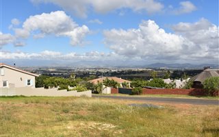 1200 m² Land available in Aurora