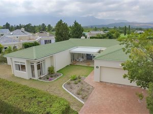 3 Bed House in Erinvale Estate
