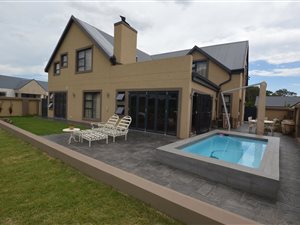 3 Bed House in Heron Banks Golf And River Estate