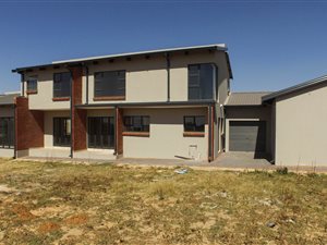 4 Bedroom House in Aqua Vista