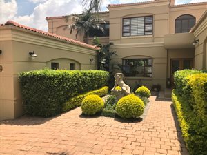 4 Bed House in Blue Valley Golf Estate