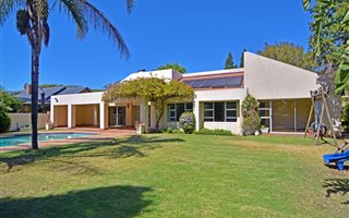 4 Bedroom House in Fourways Gardens