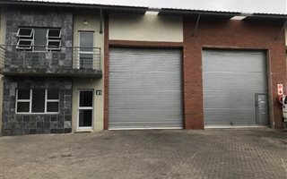 370 m² Industrial space in Commercia
