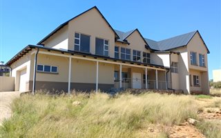 4 Bedroom House in Aqua Vista