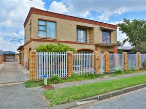 6 Bed House in Crosby