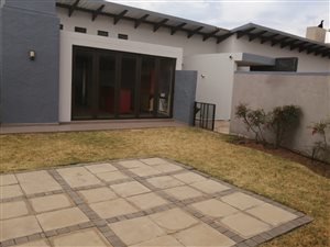 3 Bed House in Aqua Vista