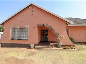4 Bed House in Edendale