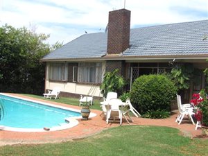 4 Bed House in Sydenham
