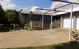 3 Bedroom House in Amiel Park