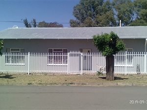 4 Bed House in Dewetsdorp