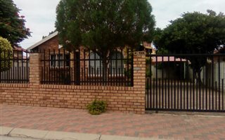 3 Bedroom House in Madiba Park