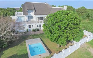 5 Bedroom House in St Francis Bay