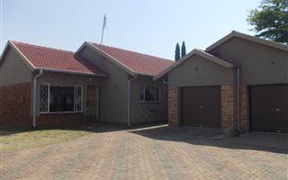 3 Bedroom House in Tasbet Park