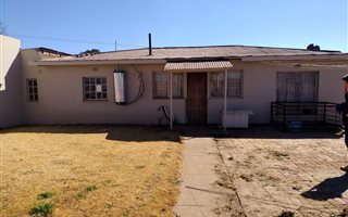 2 Bedroom House in Lamontpark