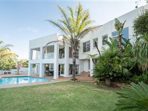 4 Bed House in Constantia Kloof