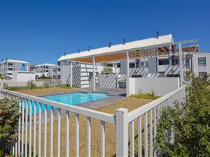 2 Bed Apartment in Burgundy Estate