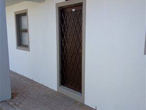 1 Bedroom Apartment in Grassy Park