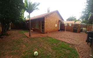 3 Bedroom Simplex in Hesteapark