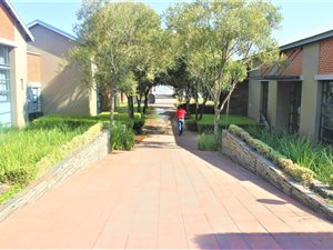 835 m² Land available in Copperleaf Golf and Country Estate