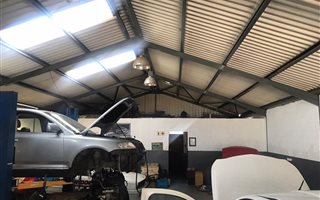 235 m² Industrial space in Stikland