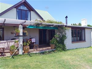 3 Bed House in Grotto Bay