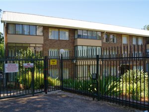 4 Bed Apartment in Clarendon