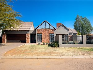 3 Bed House in The Meadows