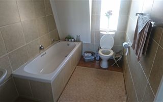 4 Bedroom Duplex in Willowbrook