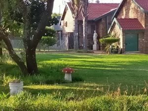 8.5 ha Farm in Rooiwal
