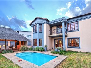 5 Bed House in Willow Acres