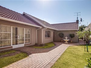 4 Bed House in Parkwood