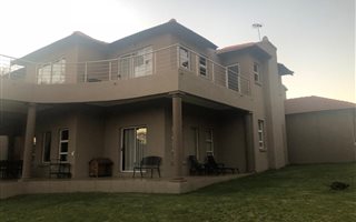 5 Bedroom House in Featherbrooke Estate
