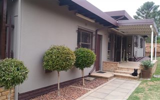 3 Bedroom House in Greenhills