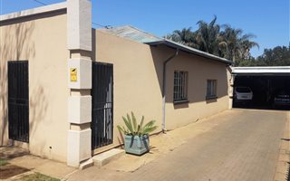 3 Bedroom House in Claremont