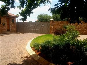 2 Bed Townhouse in Vanderbijlpark SW2
