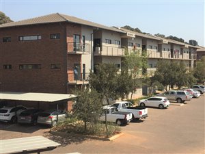89 m² Commercial space in Silver Lakes