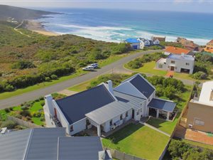 3 Bed House in Jongensfontein